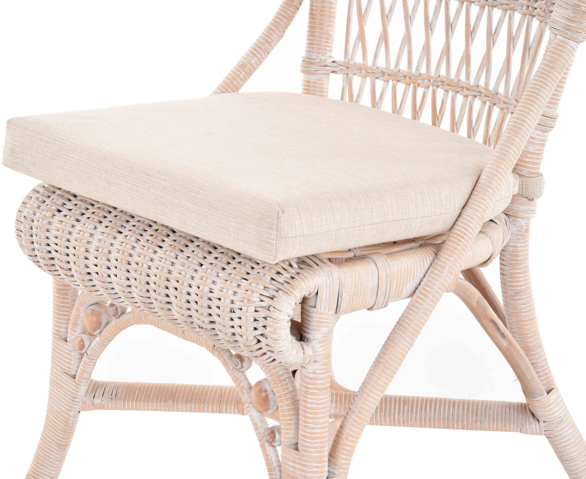 Kunstvoller Korb Esszimmerstuhl aus Rattan im Landhausstil mit Sitzkissen | Vintage Weiß